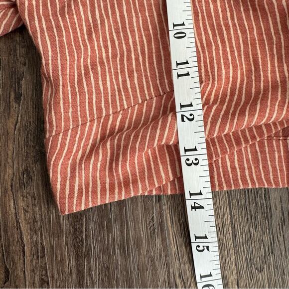 MOODSTORIES Striped Balloon Sleeve Tie Front Crop Top in Terracotta EU Small - Picture 8 of 9